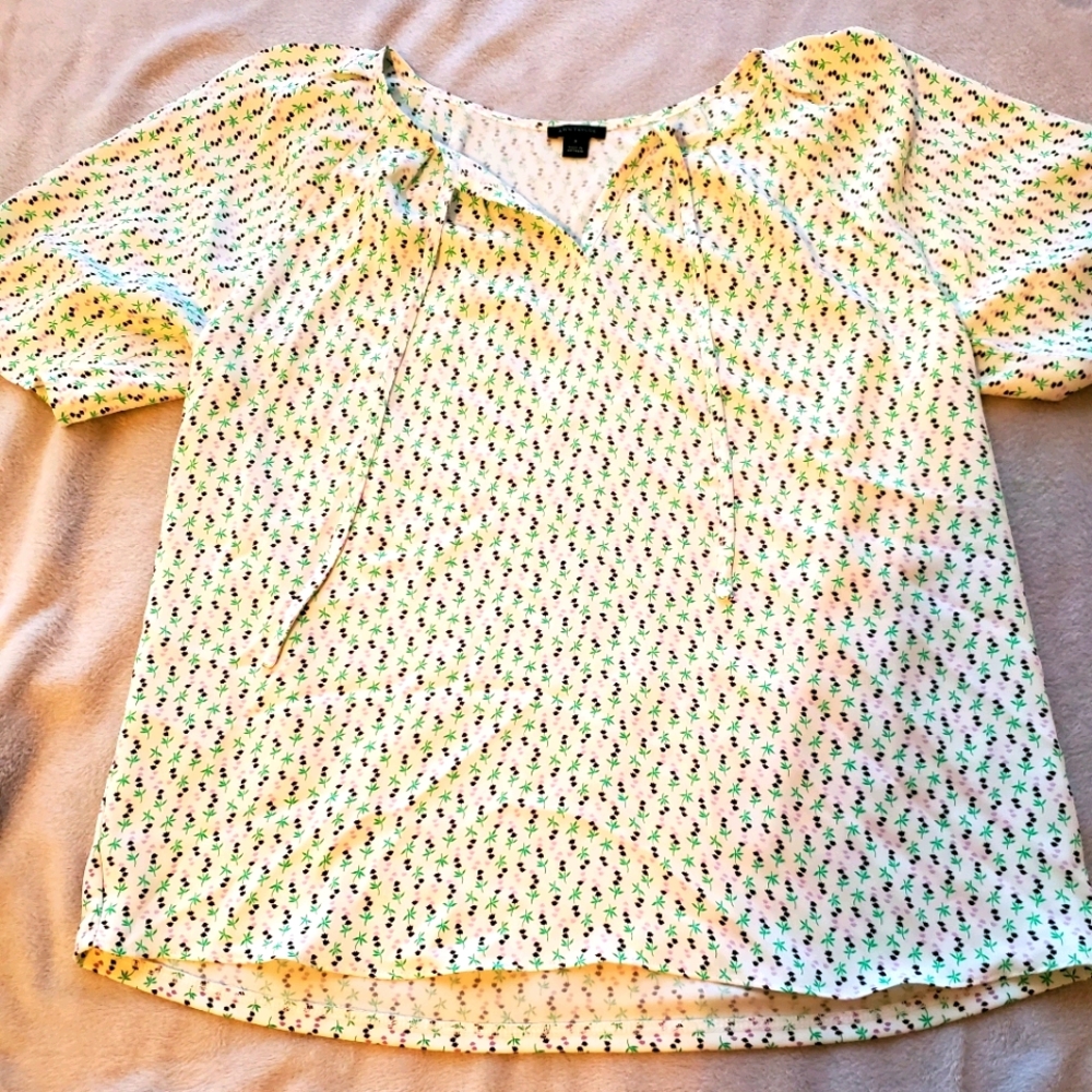 Ann Taylor half sleeve floral blouse